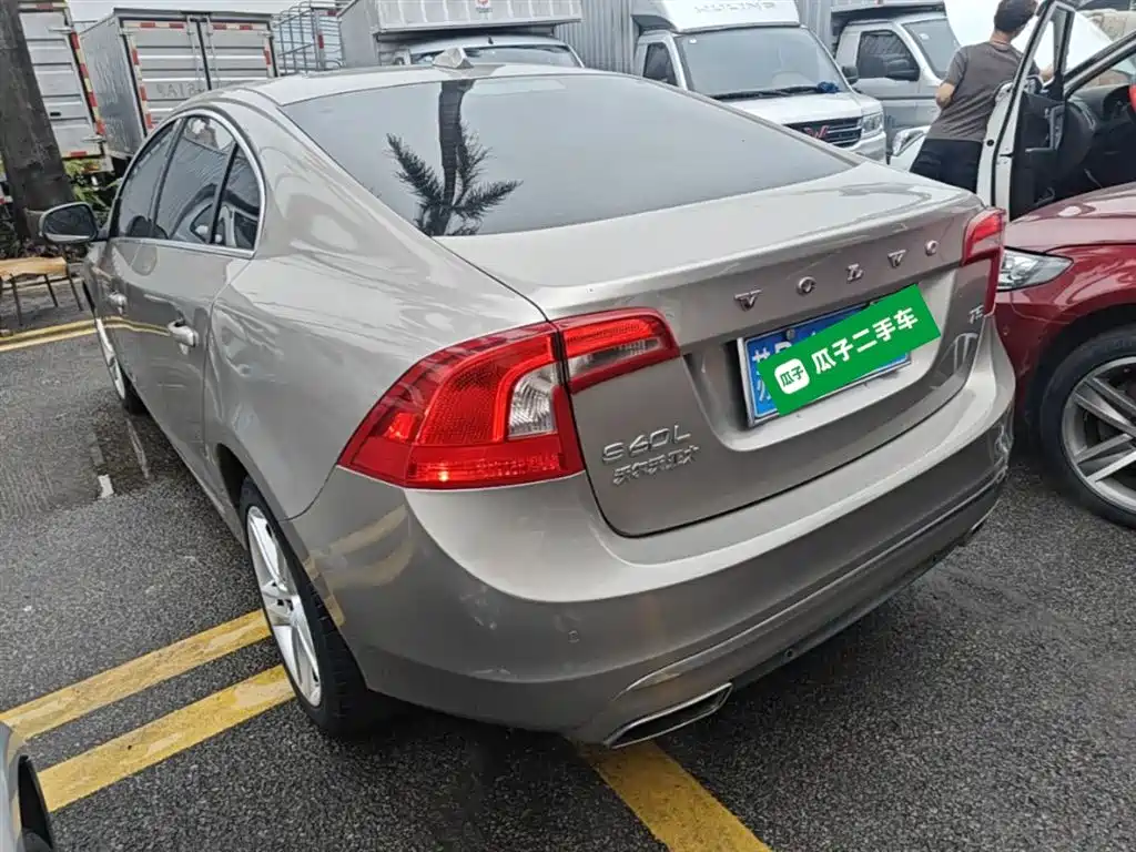 Фото 5 - Volvo S60