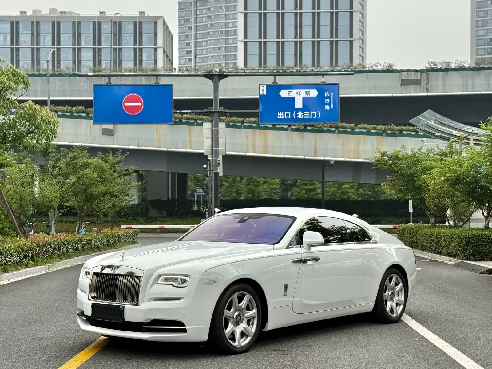 Фото 3 - Rolls-Royce Wraith