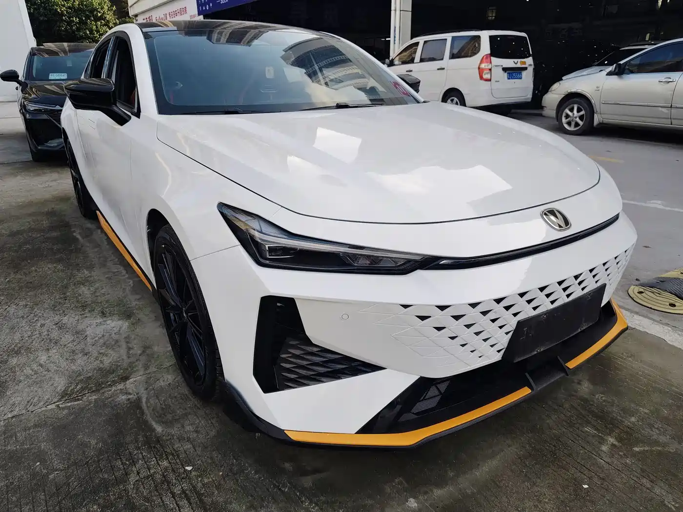 CHANGAN UNI-V