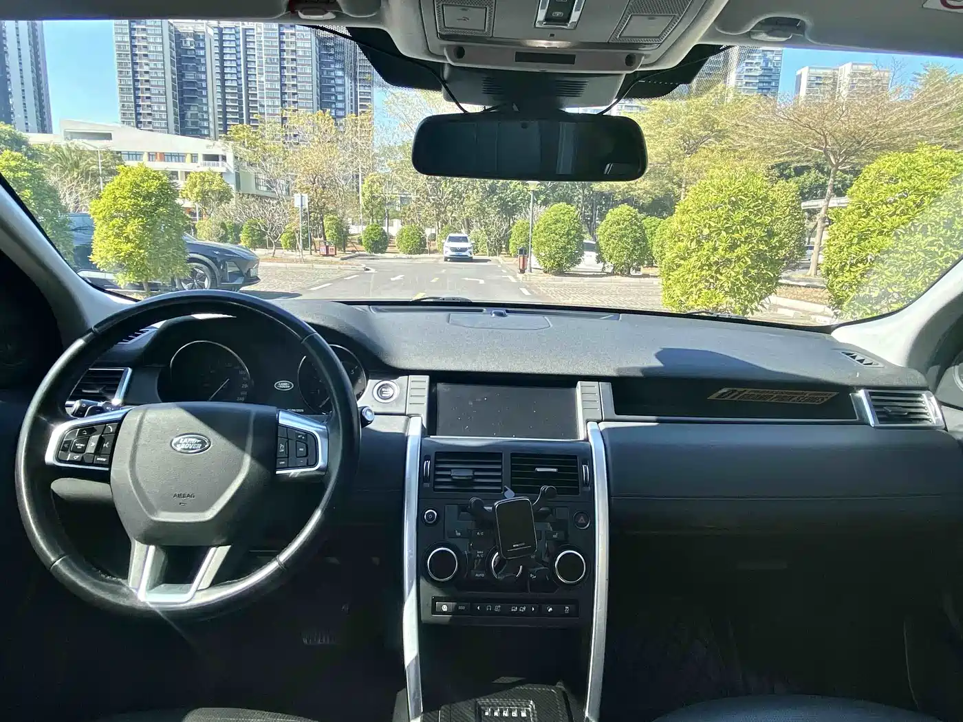 Land Rover Discovery Sport 2018 240PS HSE Edition фото 11
