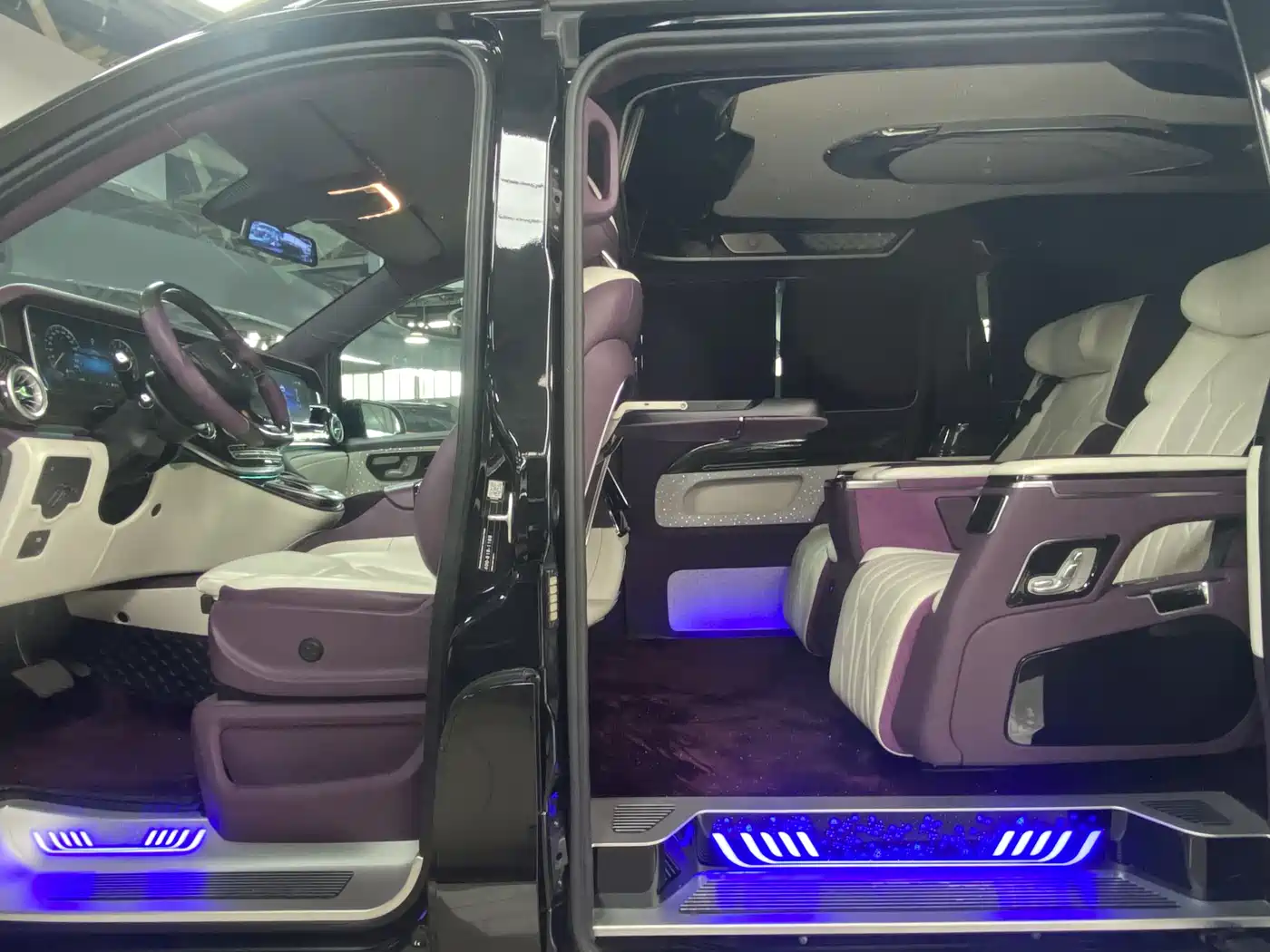 Mercedes-Benz Vito 2023 2.0T Business 7-Seater фото 16