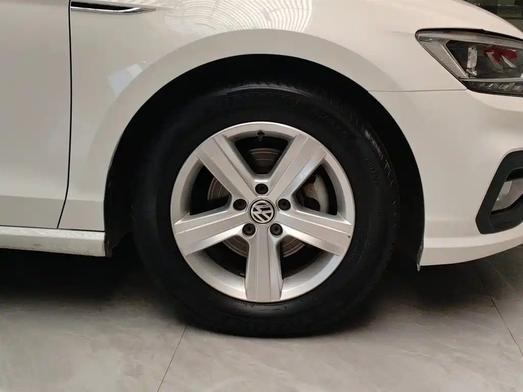 Volkswagen Lamando 2019 230TSI DSG Fashion Edition China VI фото 6