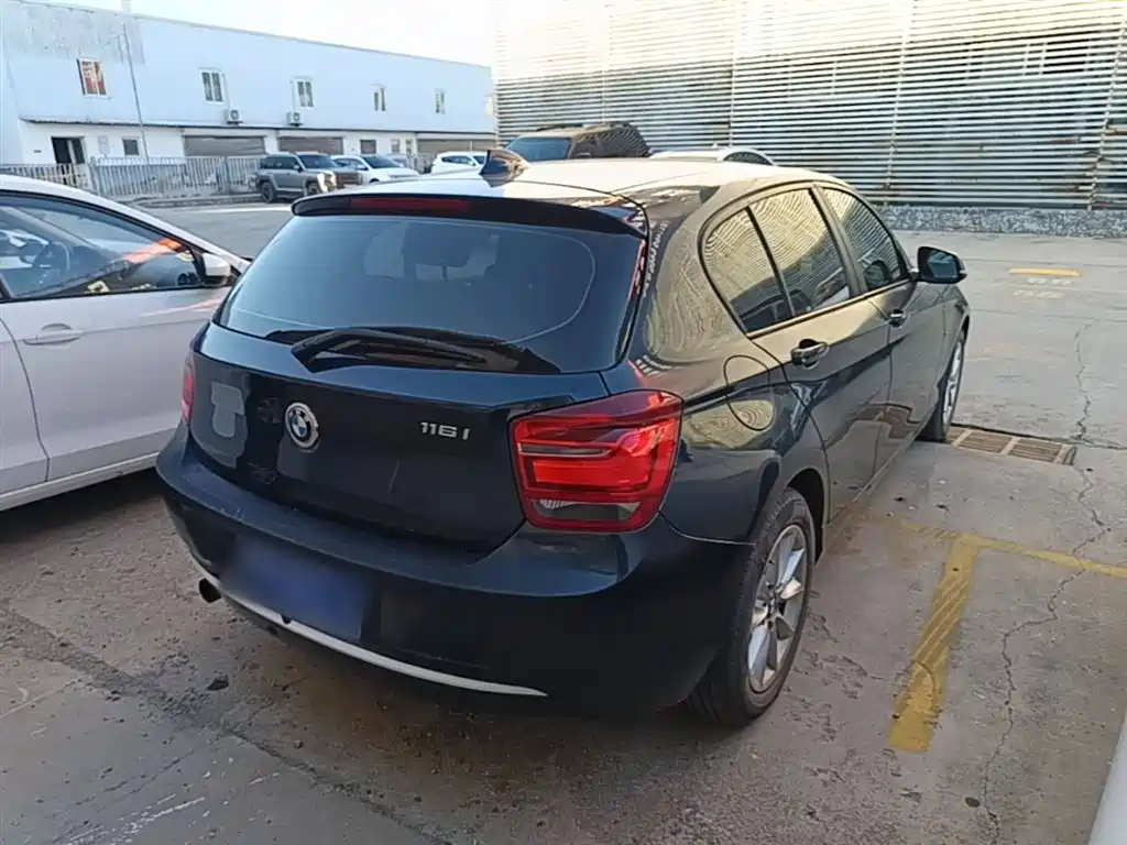 BMW 1 Series (Import) 2013 Facelift 116i Urban Model фото 7