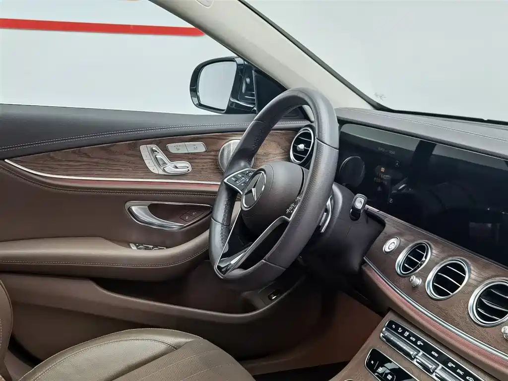 Mercedes-Benz E-Class 2023 Facelift E 300 L Luxury фото 22