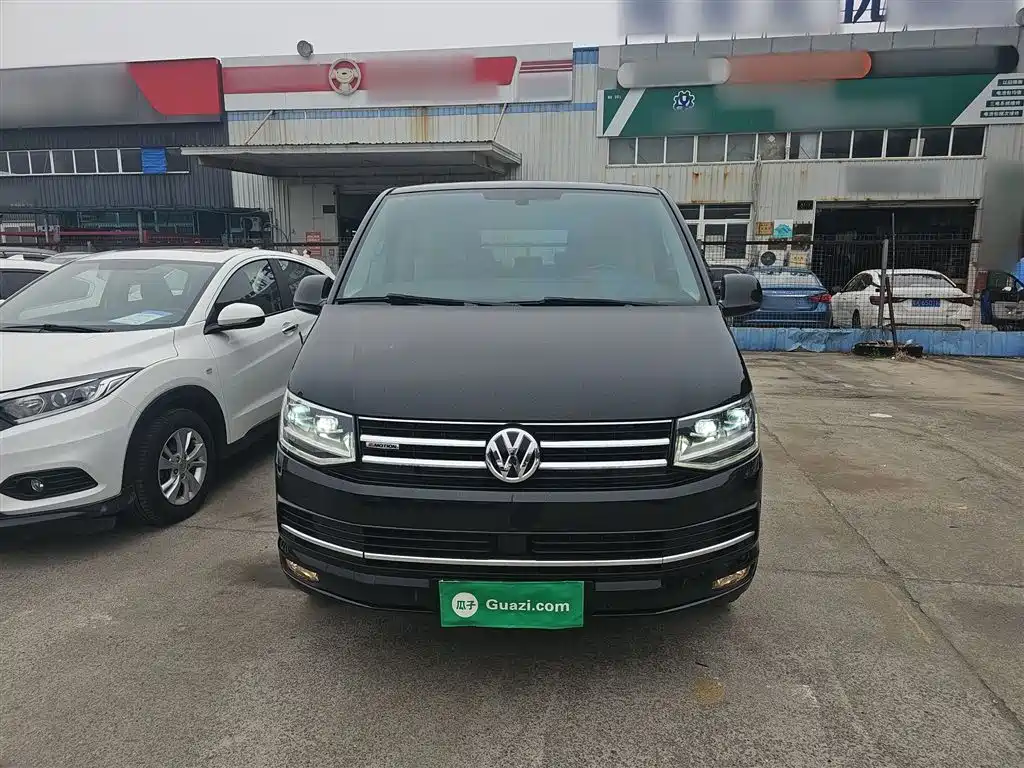 Volkswagen Multivan 2019 2.0TSI 4WD Premium 7-seater фото 3