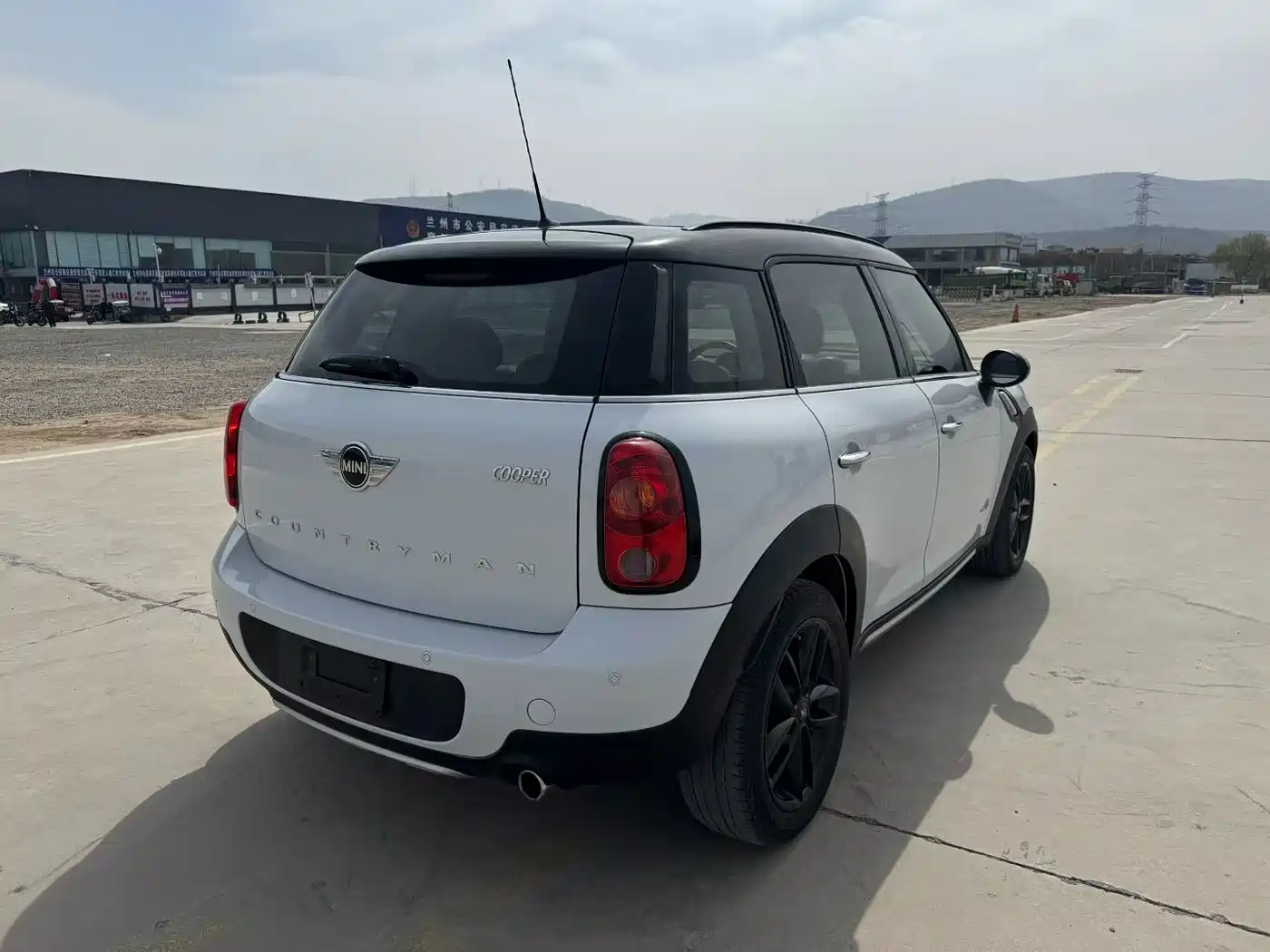 MINI COUNTRYMAN