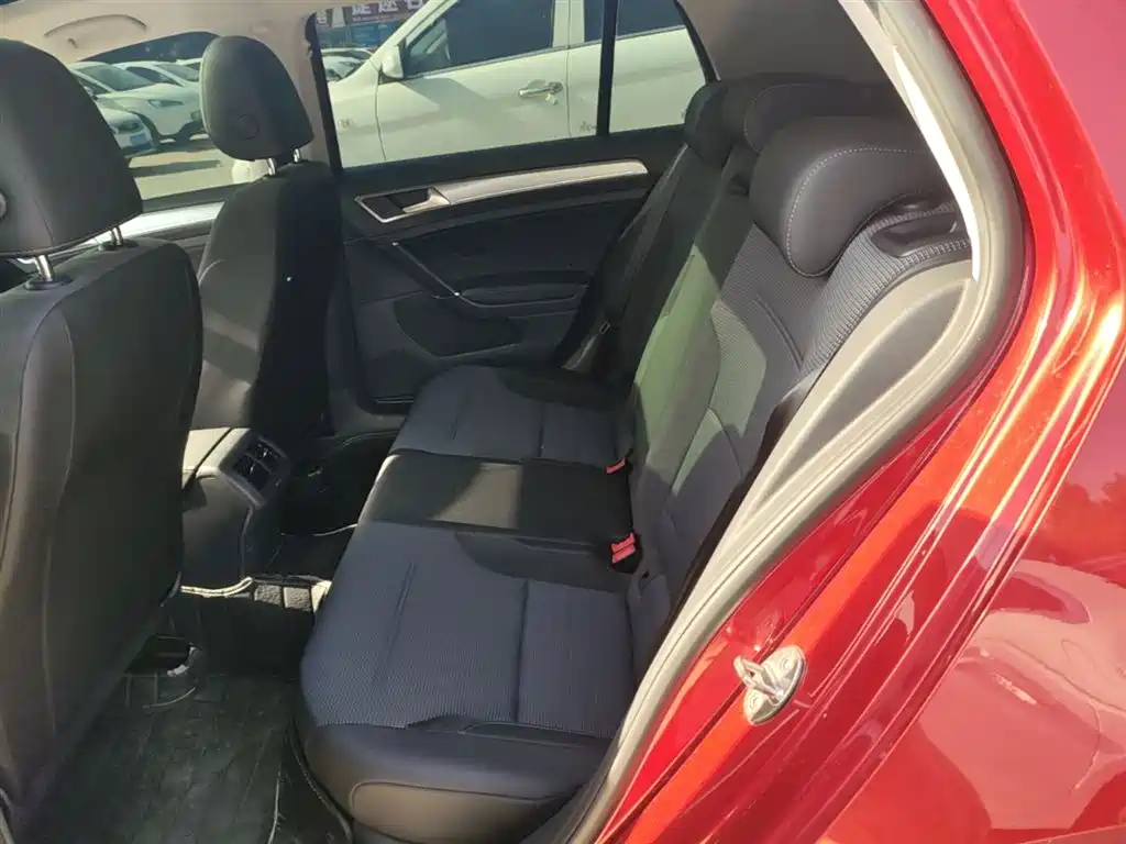 Volkswagen Golf 2018 230TSI Automatic Comfort фото 17