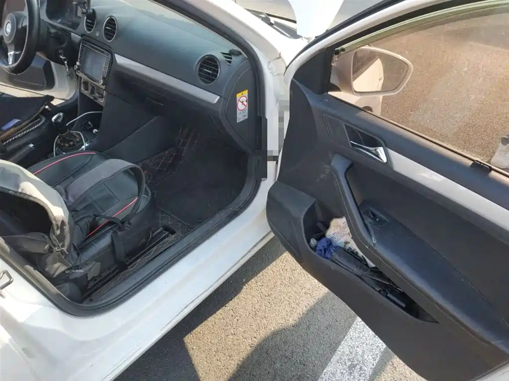 Volkswagen Jetta 2013 1.6L Automatic Comfort фото 20