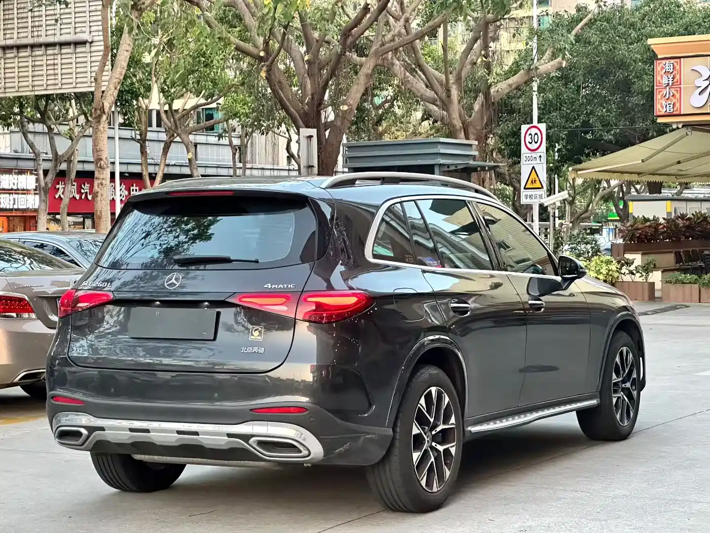 Mercedes-Benz GLC 2023 GLC 260 L 4MATIC Sport 5-seater фото 7