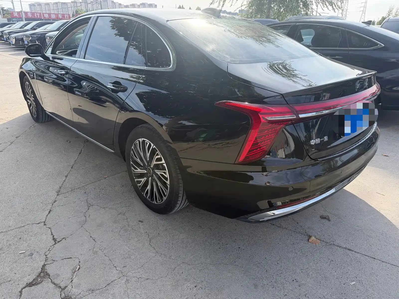 صورة 4 - Hongqi H5