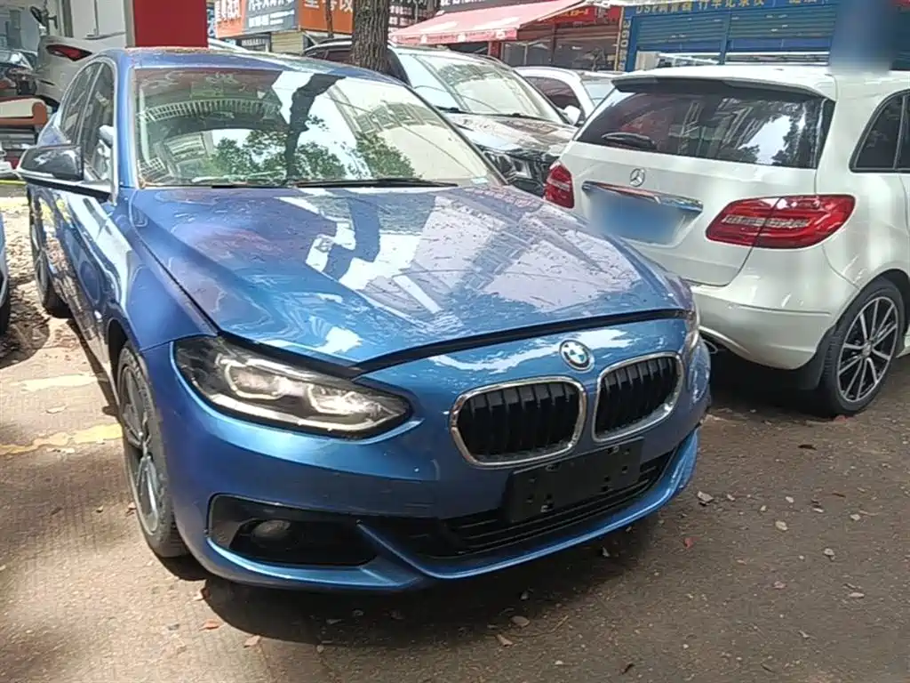 BMW 1 Series 2017 118i Sport фото 4