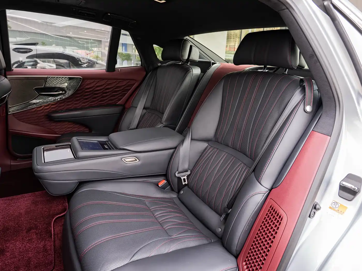 Lexus LS 2021 500h Executive Edition фото 12