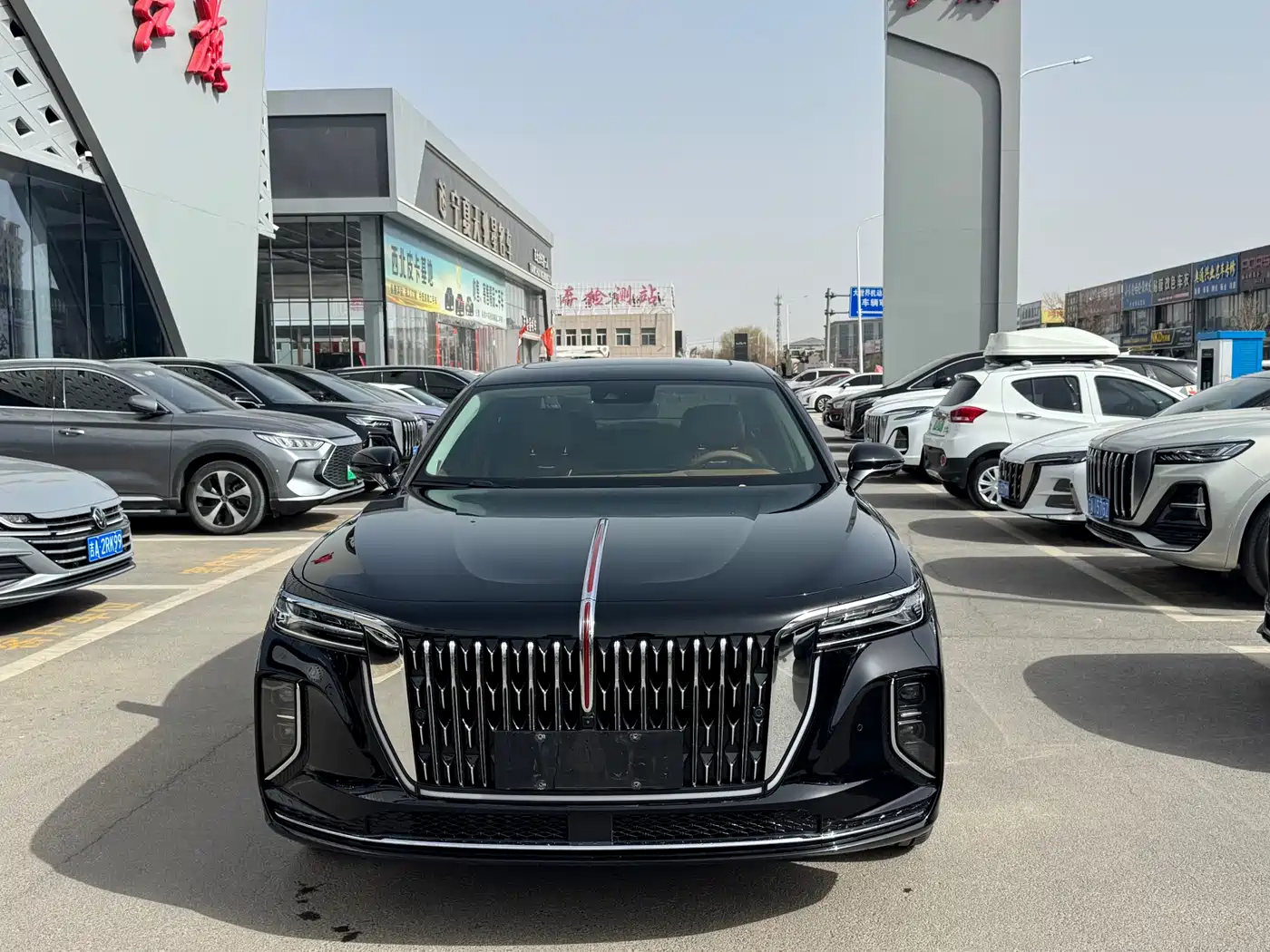 Hongqi H9 2025 Facelift 2.0T 2WD Flagship Luxury Business Edition 5-seater фото 2