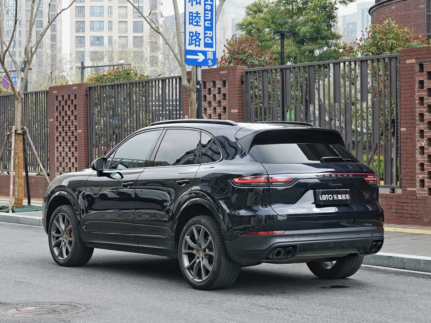 PORSCHE CAYENNE
