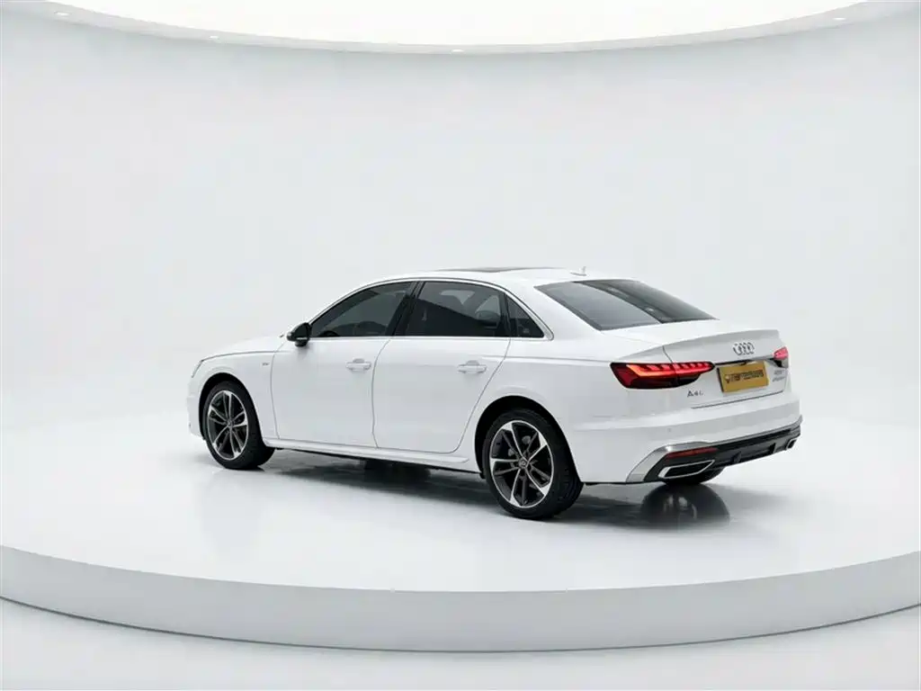 Audi A4L 2022 40 TFSI Fashion Dynamic фото 12
