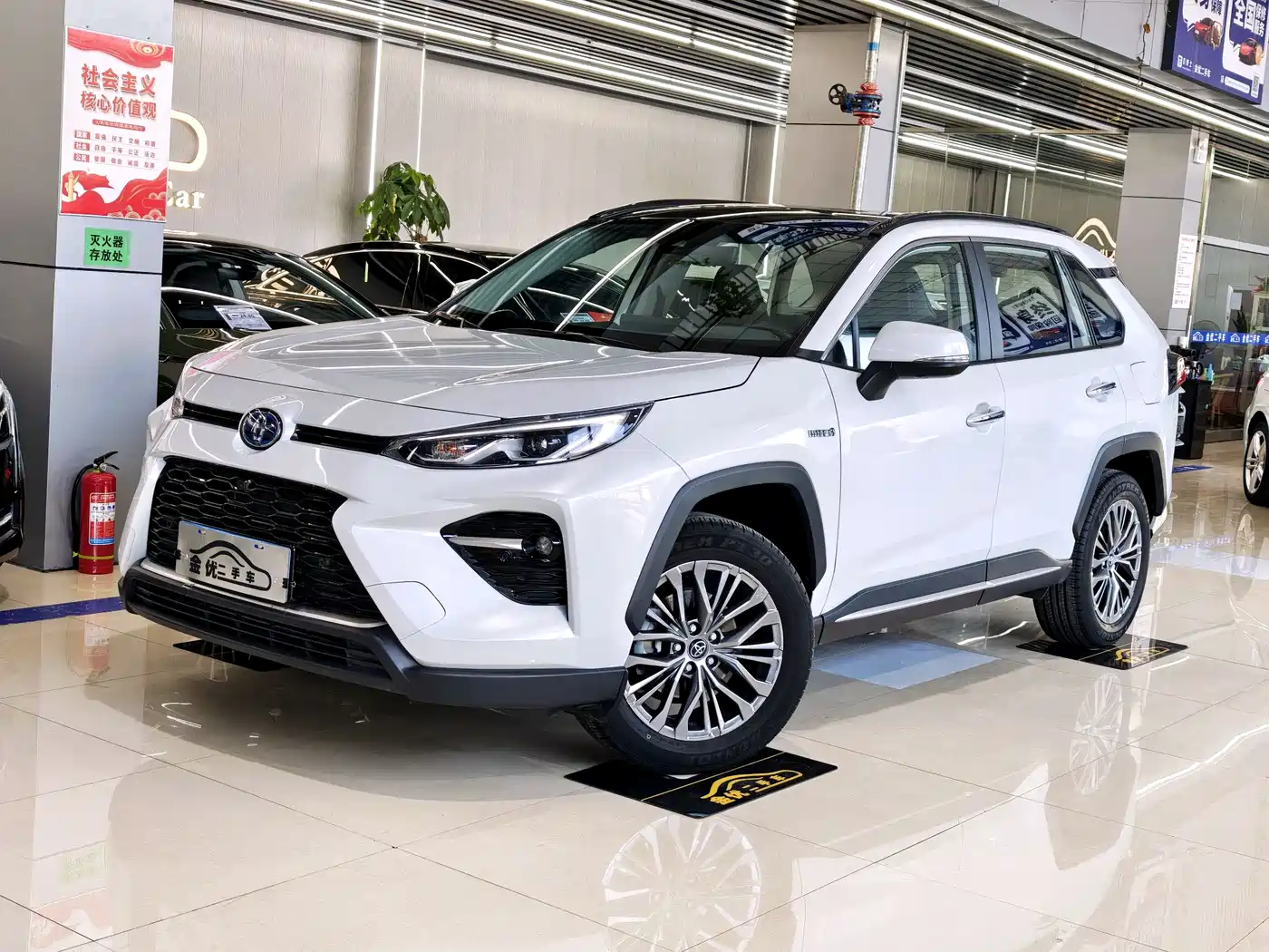Toyota Wildlander 2023 Hybrid 2.5L E-CVT AWD Premium Edition