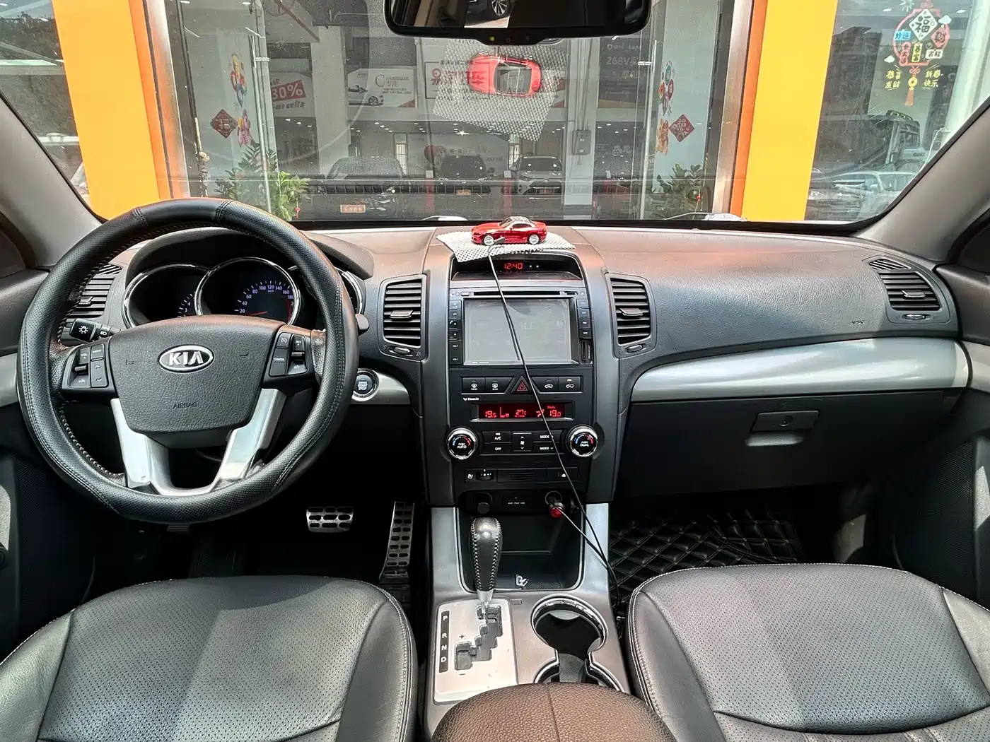Kia Sorento 2012 2.4L Gasoline Supreme Edition фото 14