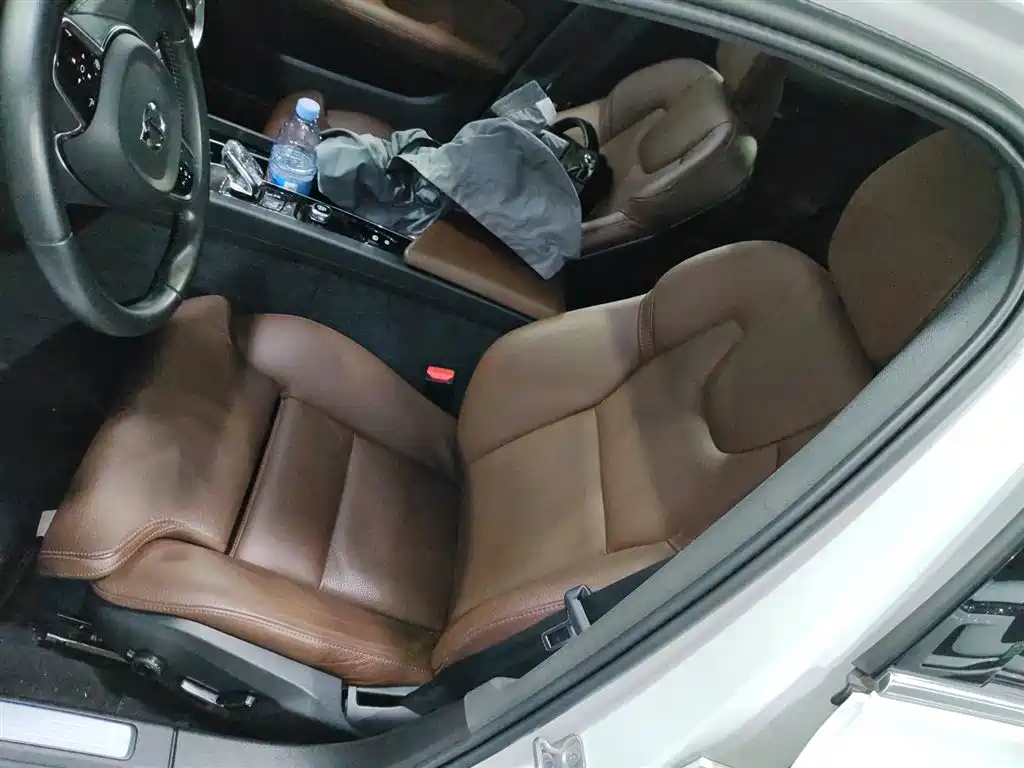 Фото 11 - Volvo S60