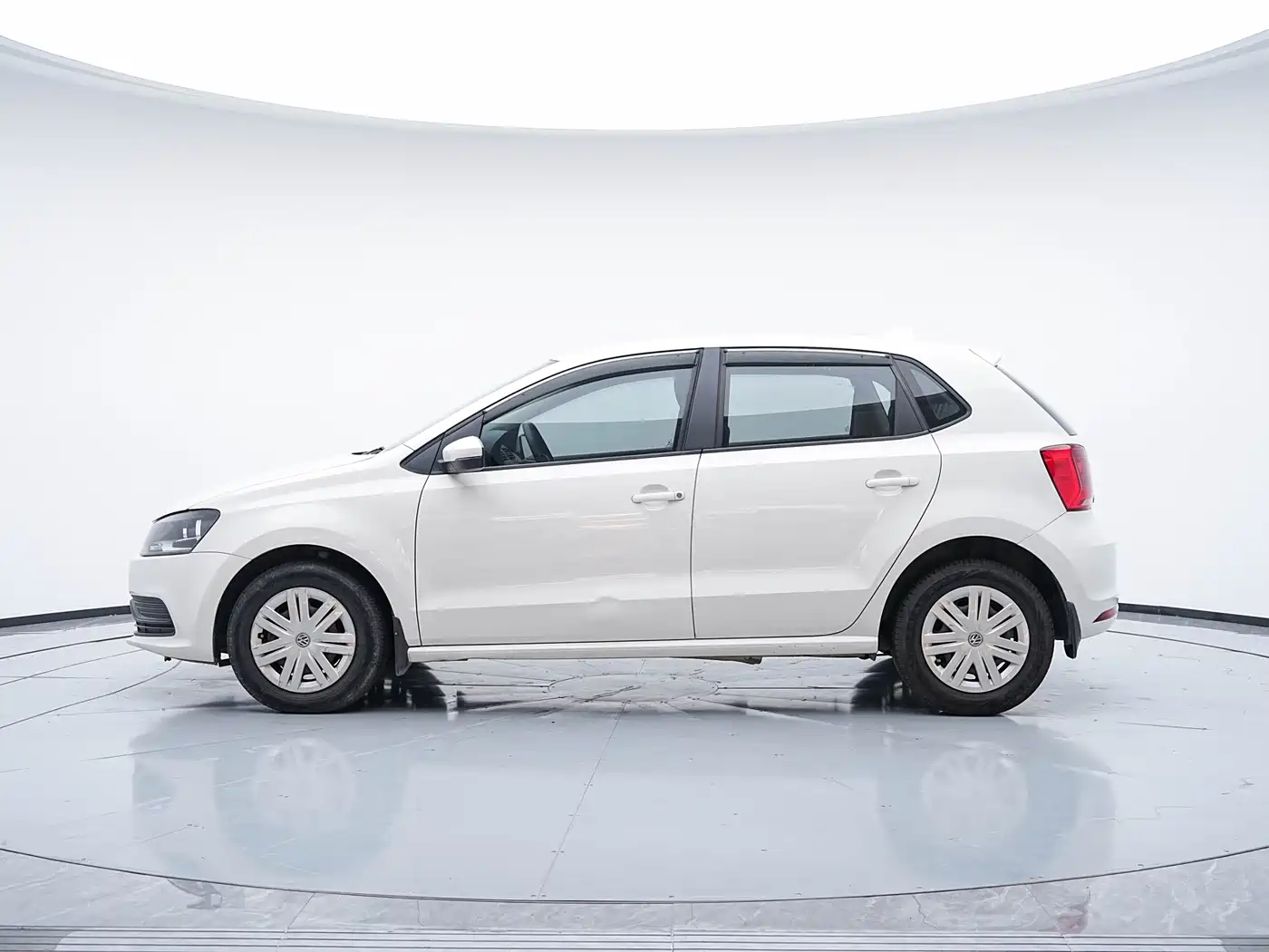 Volkswagen Polo 2016 1.4L Manual Trend фото 5