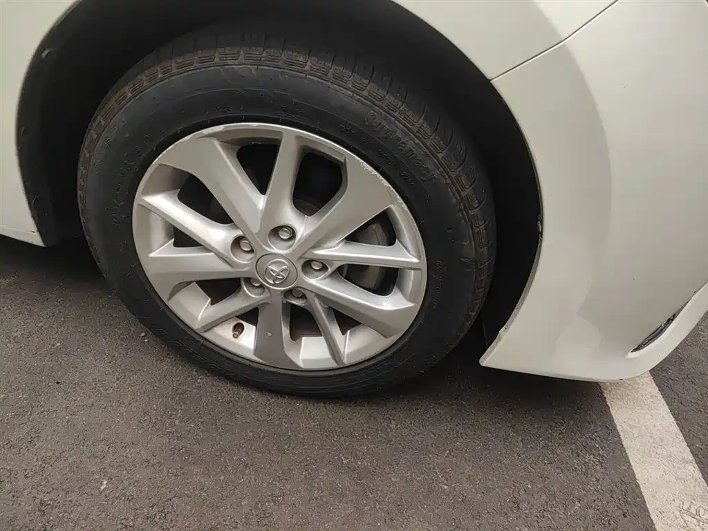 Toyota Corolla 2017 Model 1.2T CVT GL-i Leather Edition фото 26
