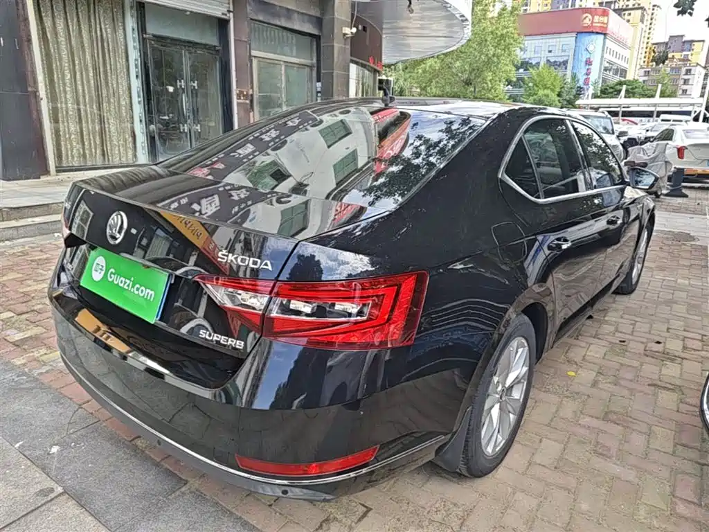 Škoda Superb 2016 TSI280 DSG Pioneer Edition фото 7
