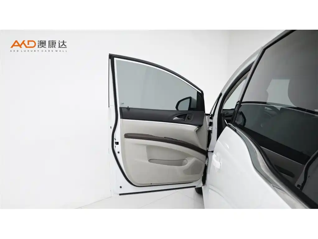 Фото 11 - Buick GL8