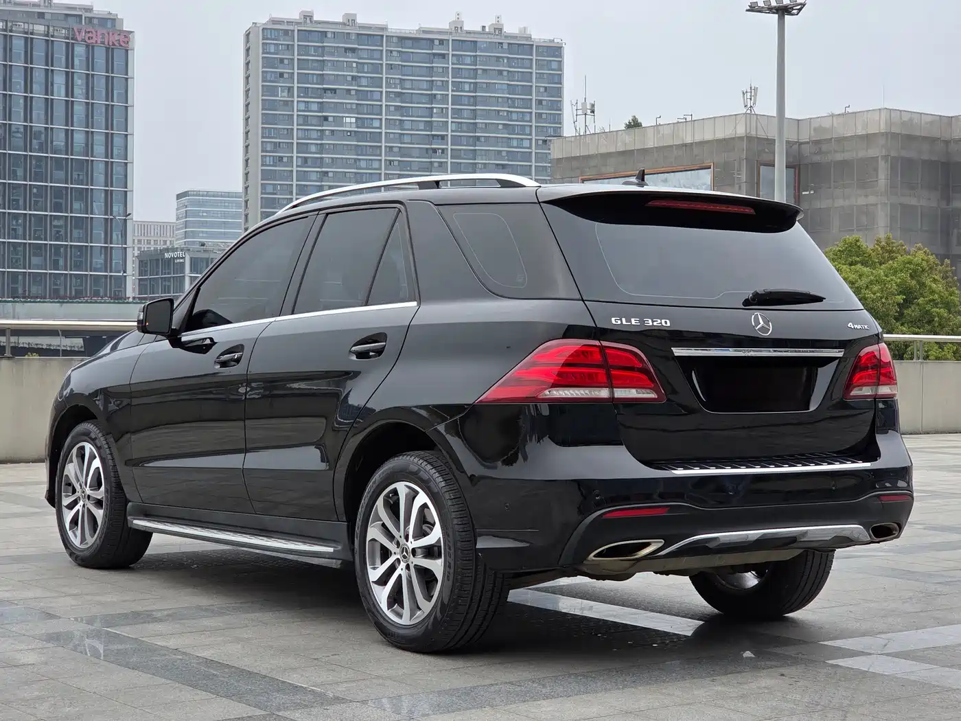 Mercedes-Benz GLE 2017 GLE 320 4MATIC Luxury фото 16