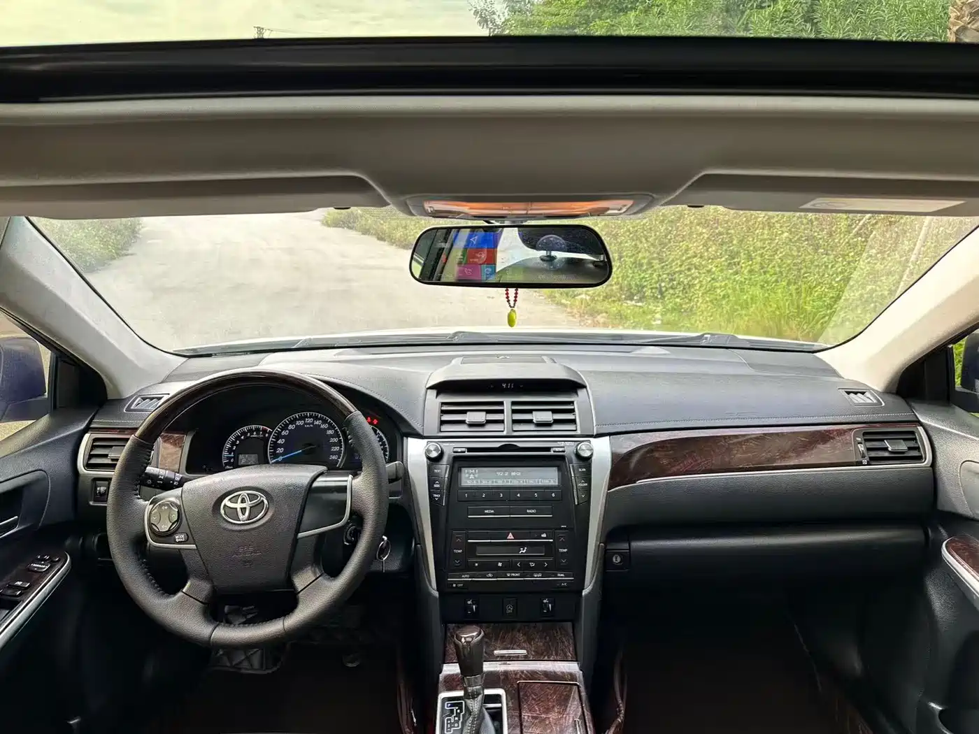 Toyota Camry 2016 2.0G 10th Anniversary Leading Edition фото 7