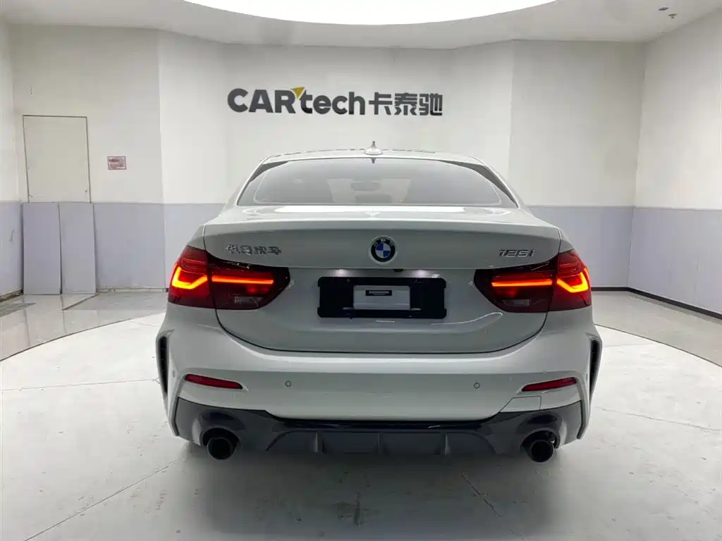 BMW 1 Series 2023 125i M Sport Shadow Edition фото 6