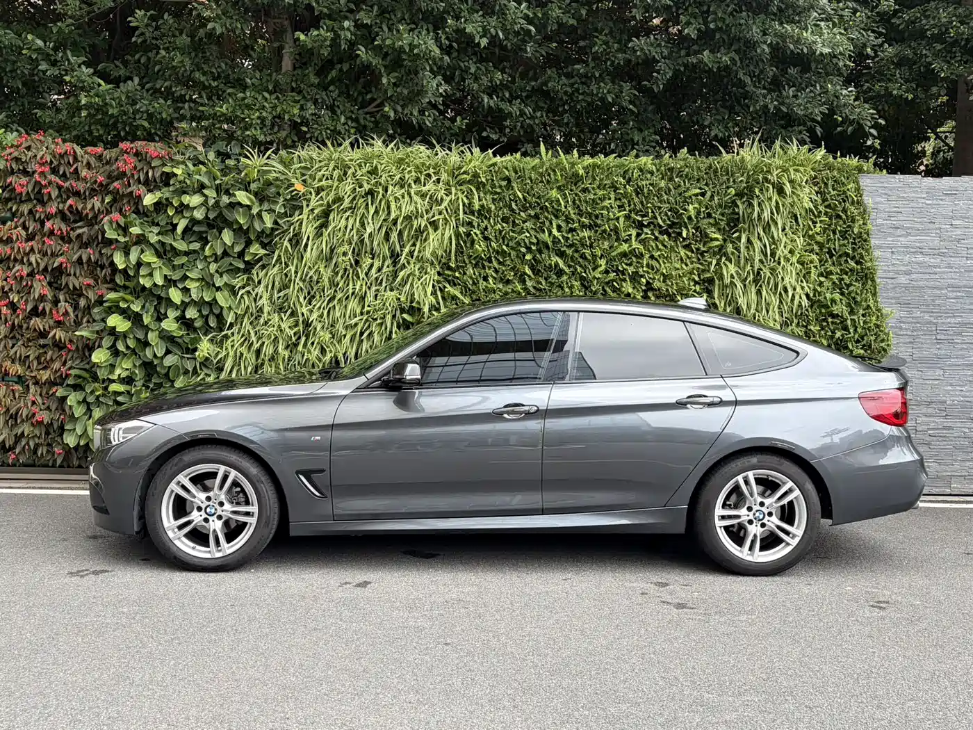 BMW 3 Series GT 2020 320i M Sport Package фото 3