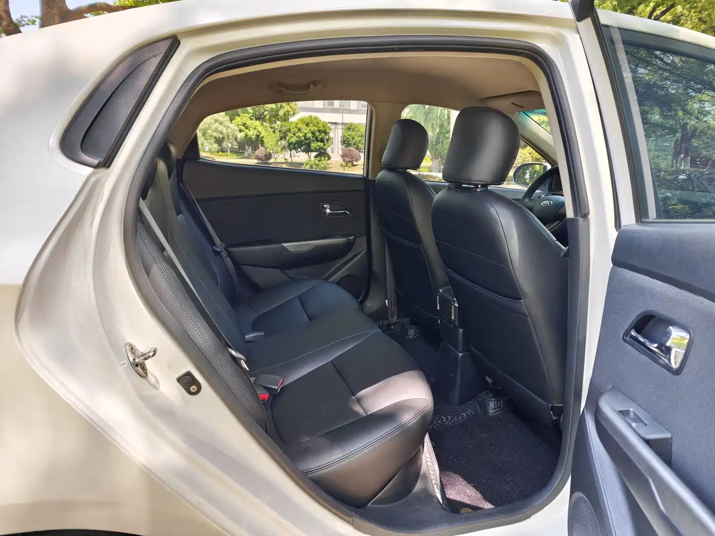 Kia K2 2012 Sedan 1.4L AT GLS Commemorative Edition фото 18