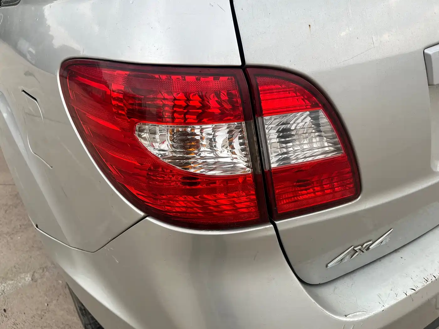 Landwind X8 2011 2011 2.4L Petrol 4X4 Luxury Edition