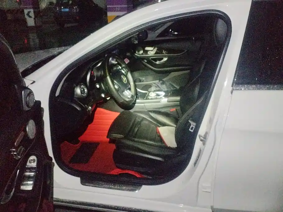 Фото 9 - Mercedes-Benz C-Class