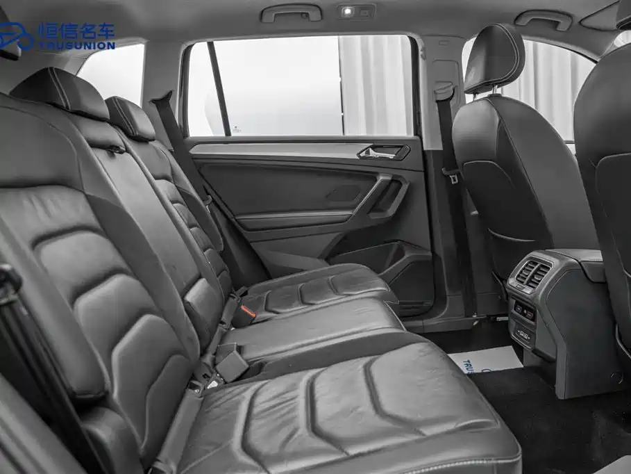 Volkswagen Tiguan L 2019 330TSI Automatic 2WD Panorama Comfort Edition China VI фото 16