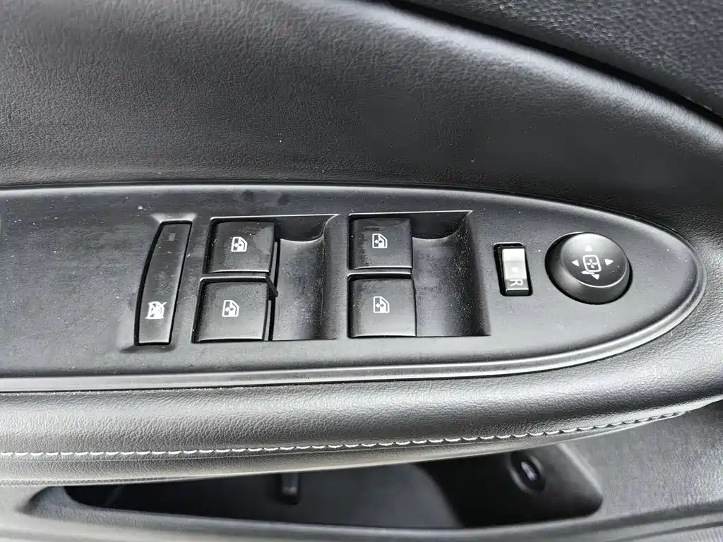 Photo 9 - Buick Verano