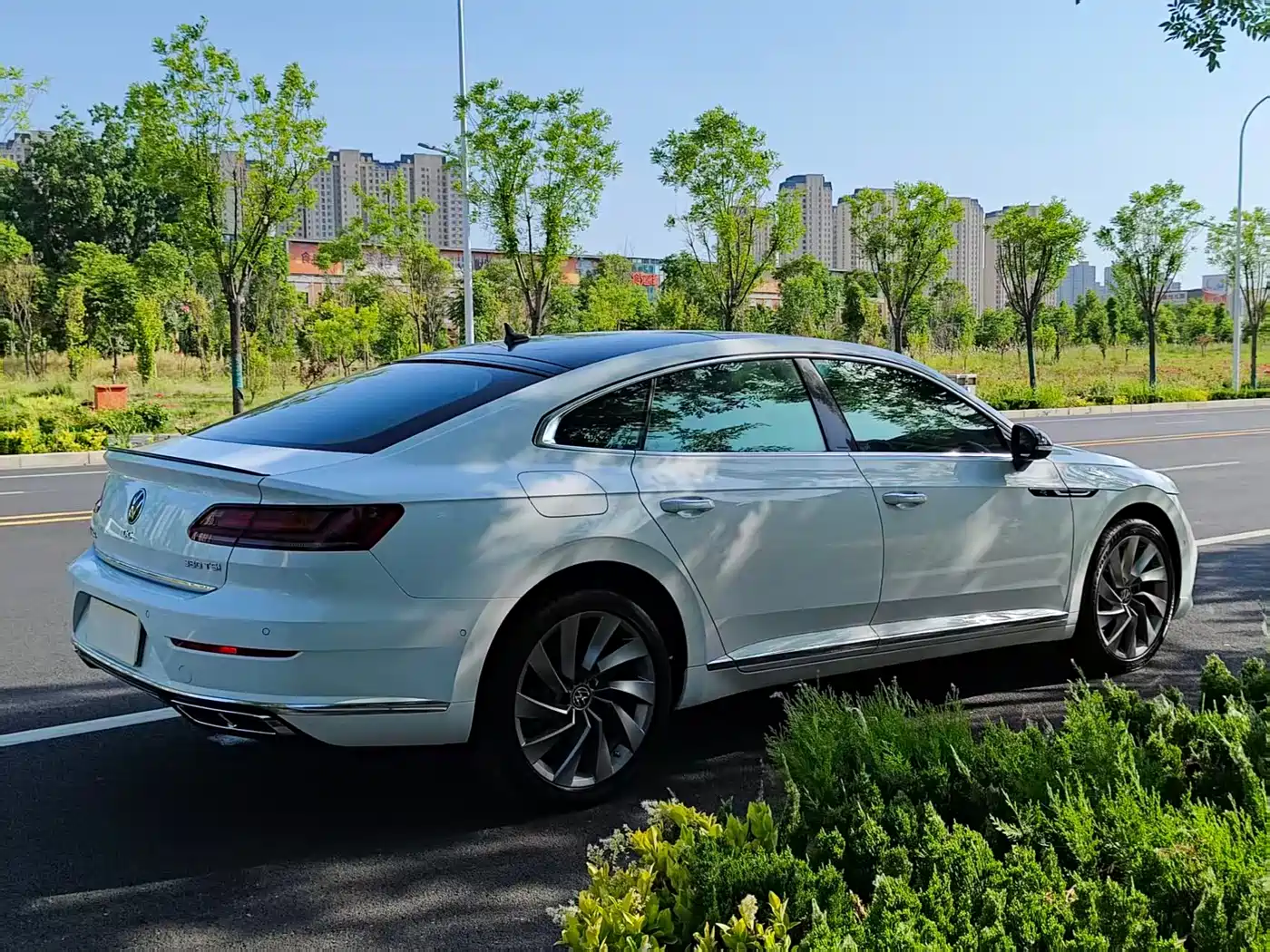 Volkswagen FAW-Volkswagen CC 2023 380TSI Eye-catching Edition фото 29
