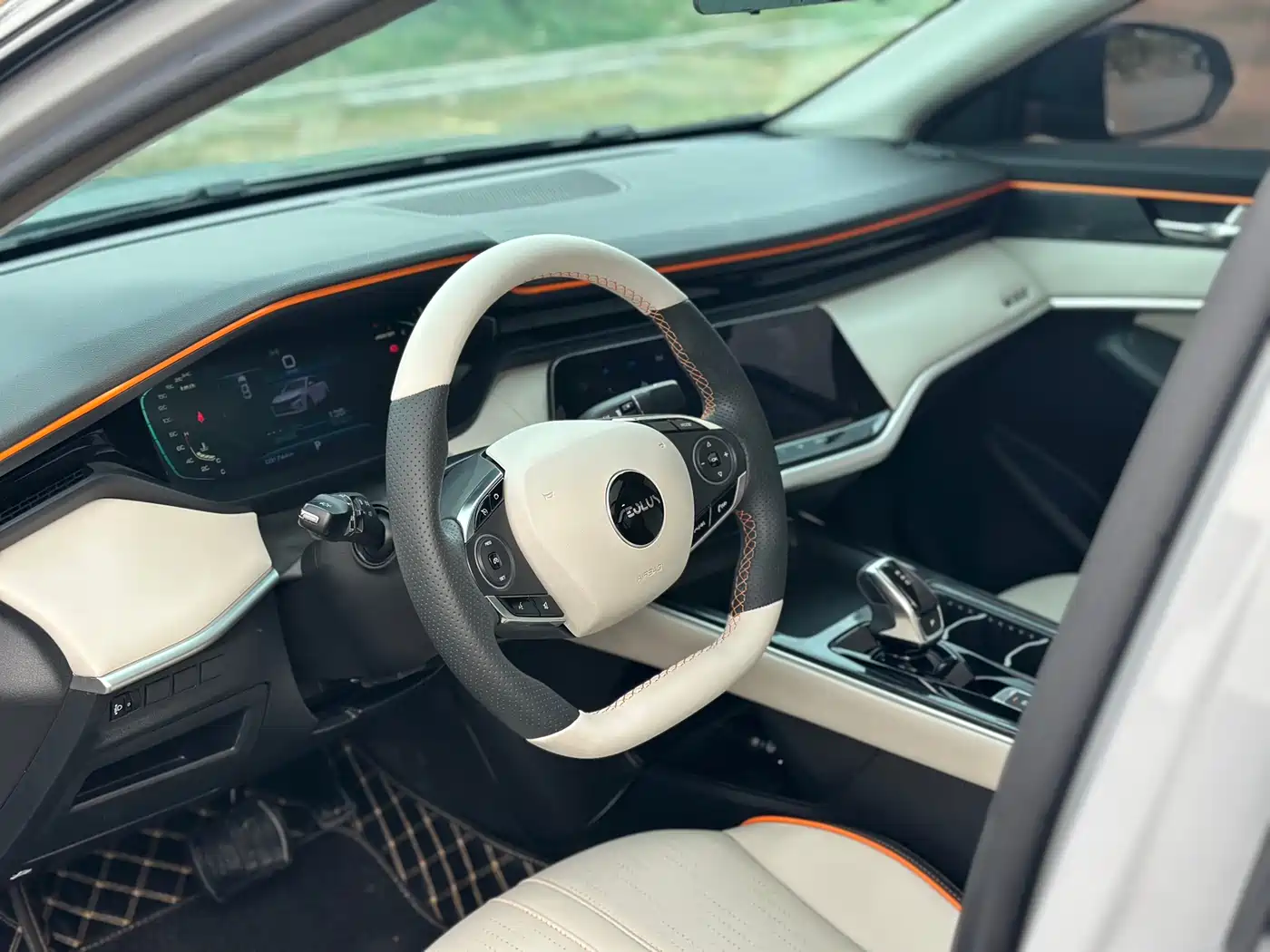 DONGFENG YI HYUN MAX