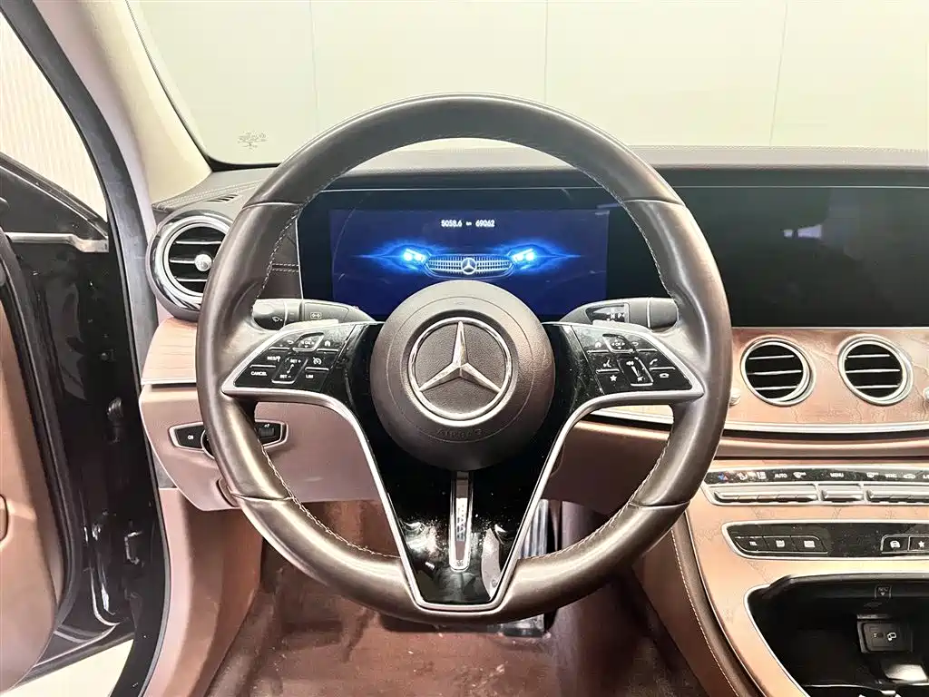  E CLASS