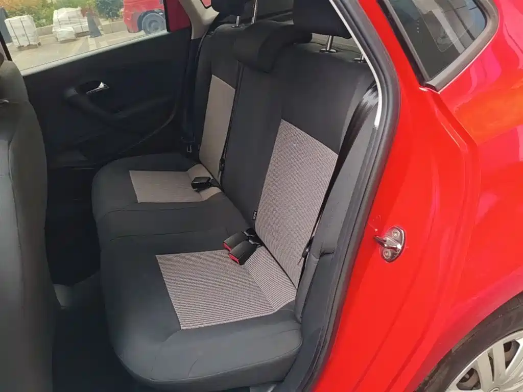 Volkswagen Polo 2018 1.5L Auto Safe Drive фото 17