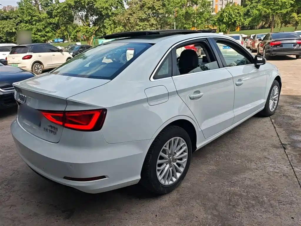 Audi A3 2016 Limousine 35 TFSI Leadership фото 5