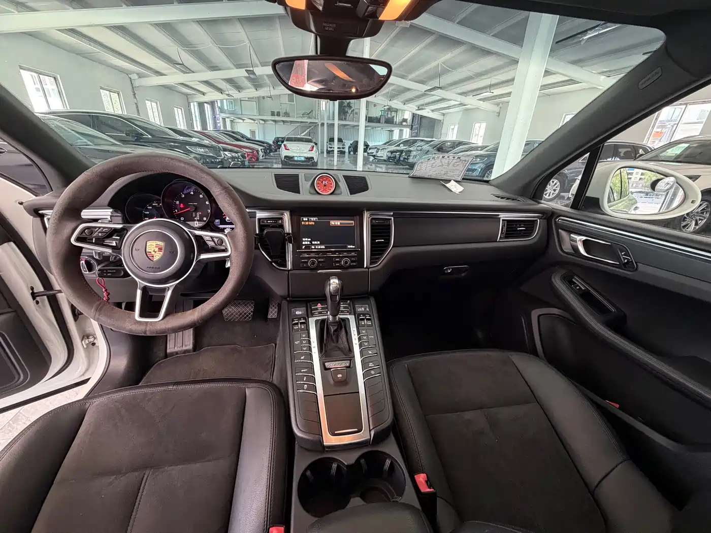 Porsche Macan 2016 Macan 2.0T фото 9