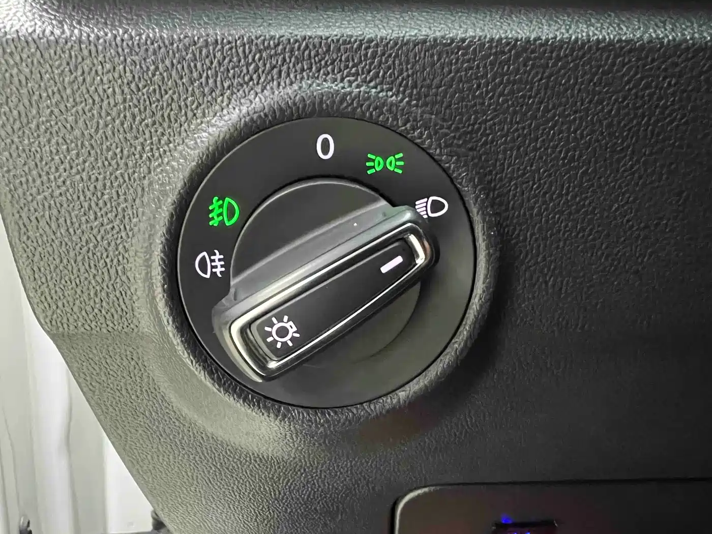 Volkswagen T-ROC 2022 280TSI DSG 2WD Comfort PLUS фото 9