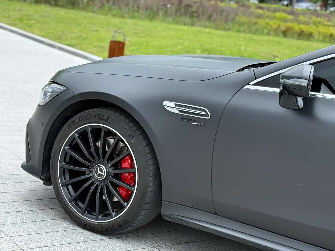 MERCEDES-BENZ AMG GT