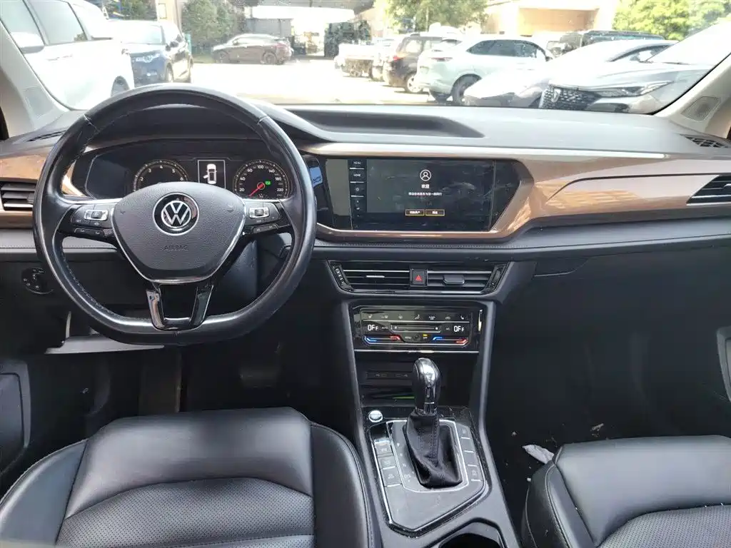 Volkswagen Tharu 2021 280TSI 2WD Luxury Plus фото 10