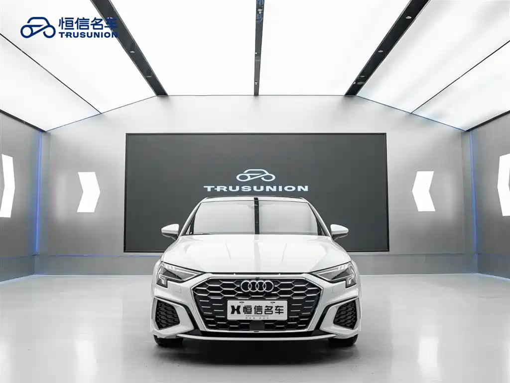 Audi A3 2024 Model Sportback 35 TFSI Fashion Sport фото 2