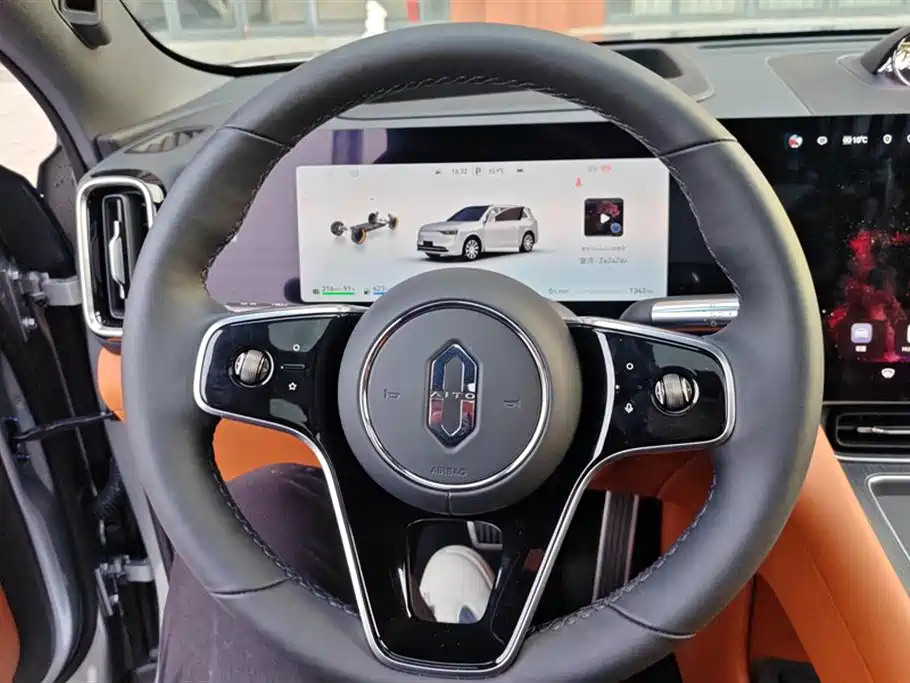 AITO Wenjie AITO M8 2025 Range Extender Max+ Edition 53.4kWh 5-seater фото 15