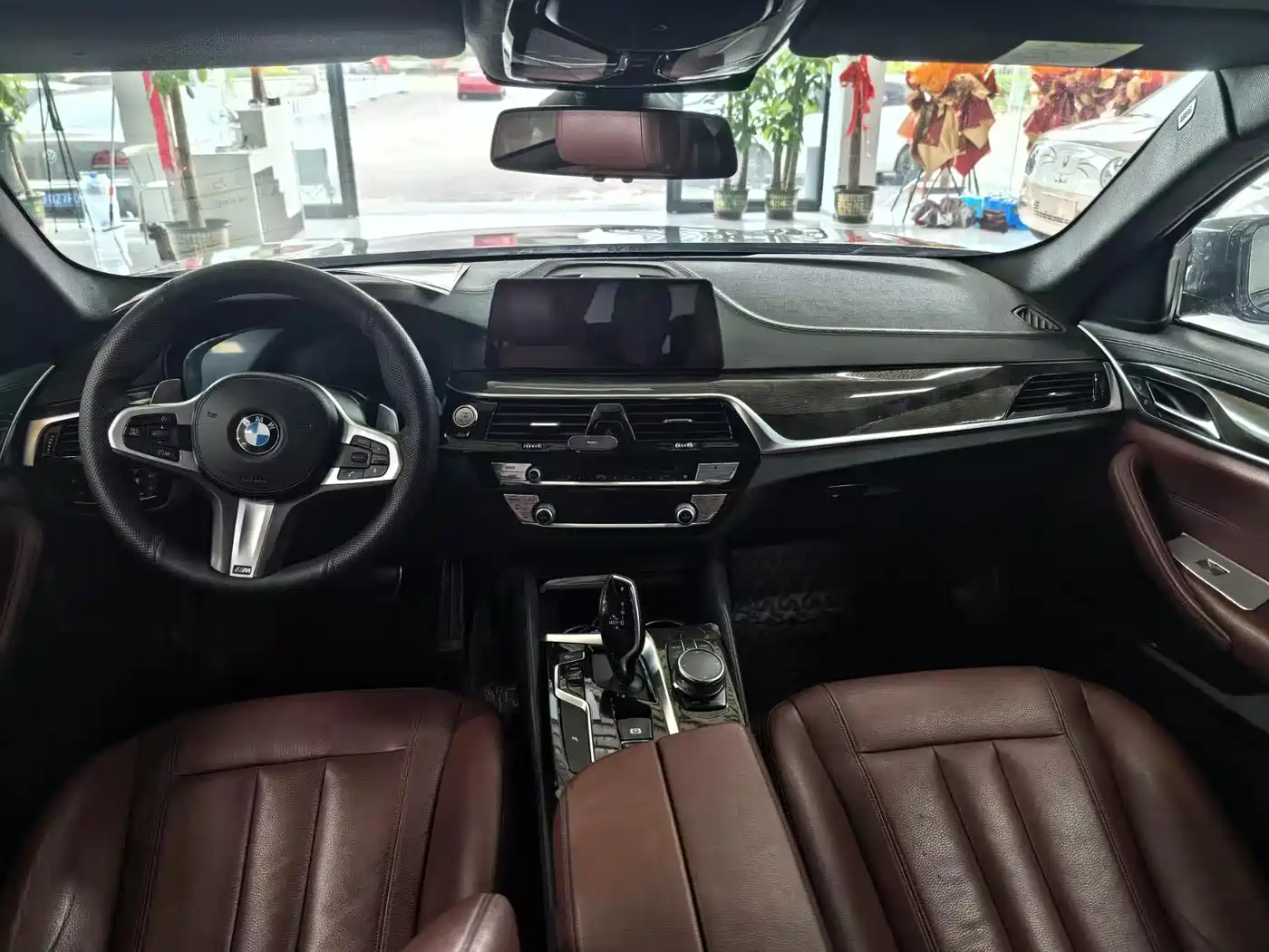 BMW 5 Series 2019 530Li Leading M Sport Package фото 11