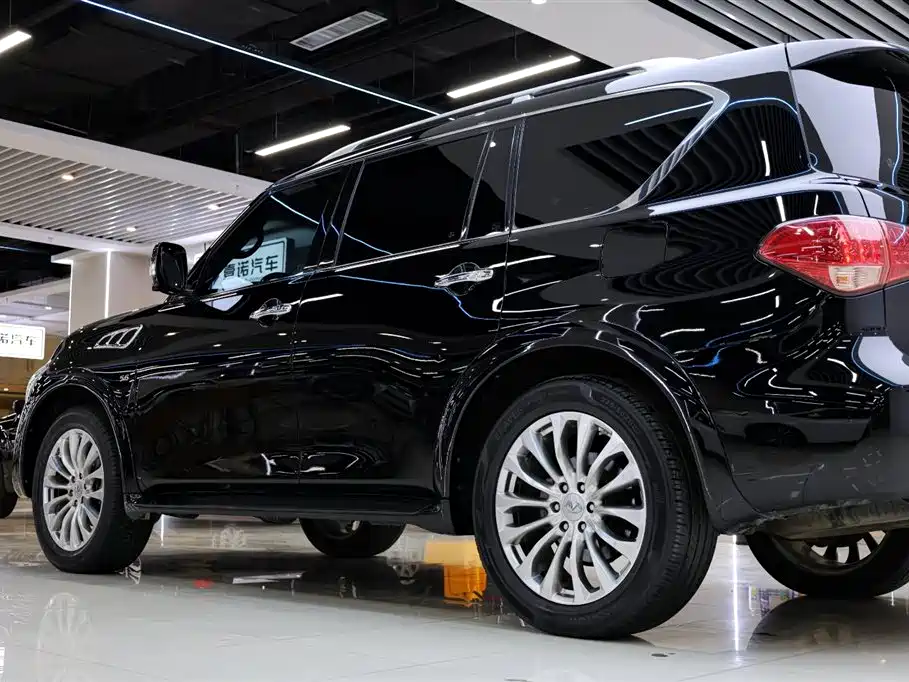 Infiniti QX80 2016 5.6L 4WD фото 11