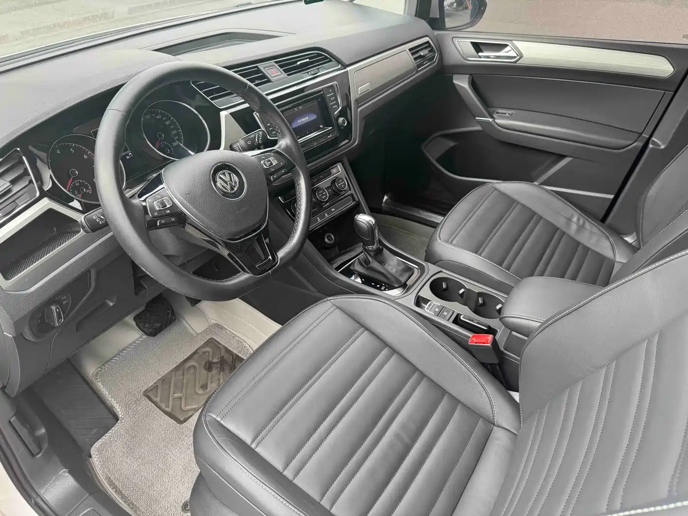 Volkswagen Touran 2016 Touran L 280TSI DSG Elegance фото 10