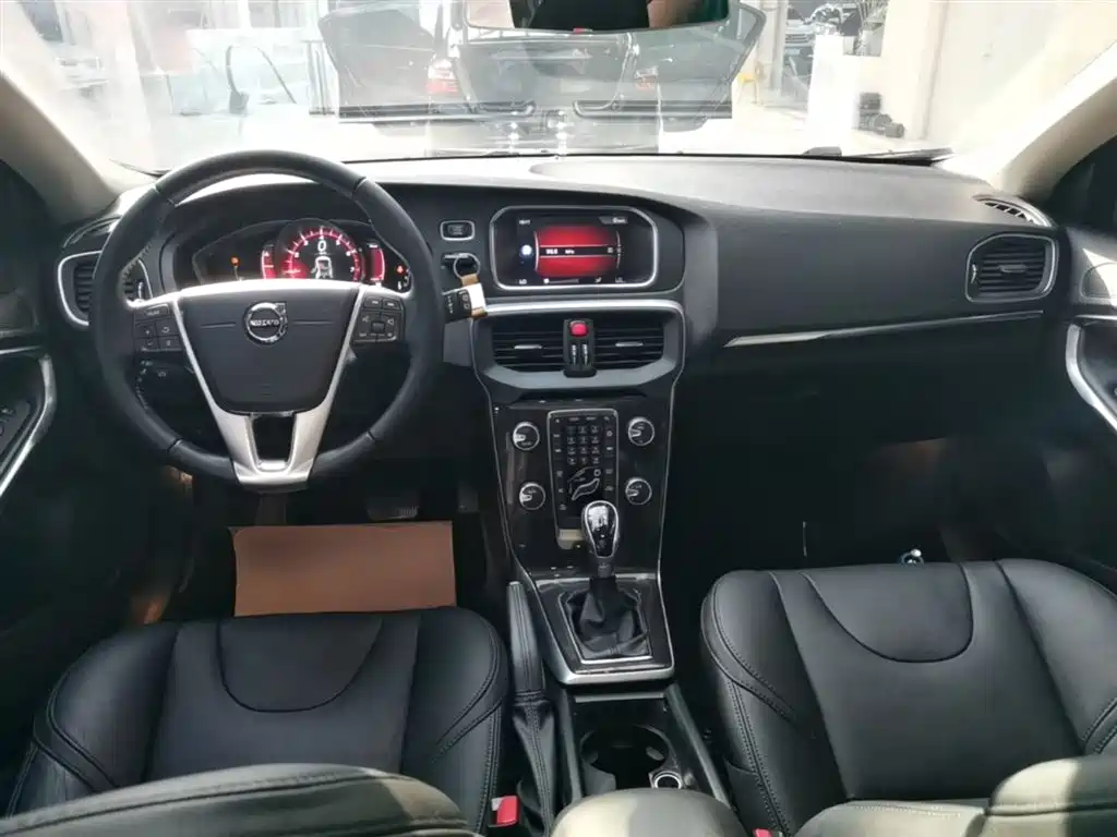Volvo V40 2019 2019 T3 Momentum